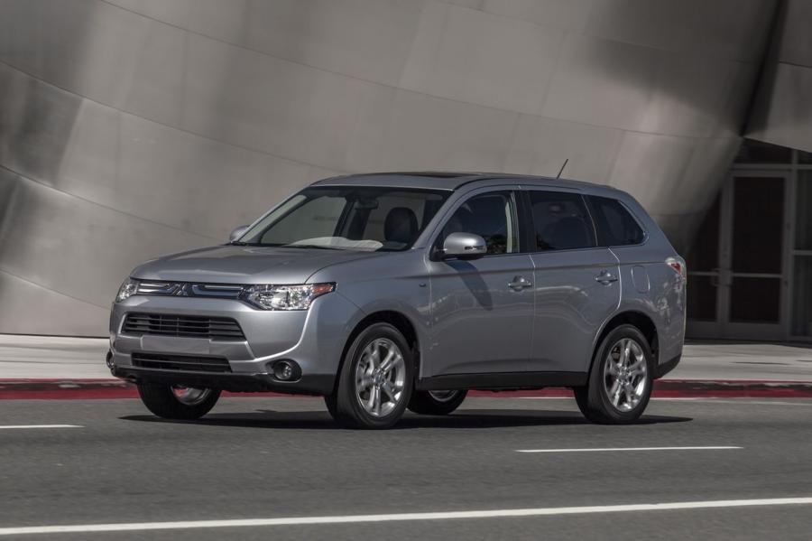  Mitsubishi Outlander 2014 года  (фото 93 из 136)